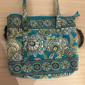 Like new! Vera Bradley Tote